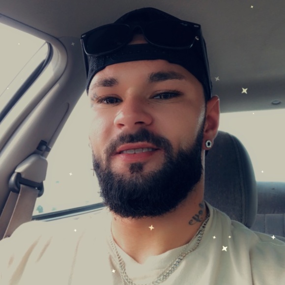 Meet your Posher, Derek - Picture 3 of 4